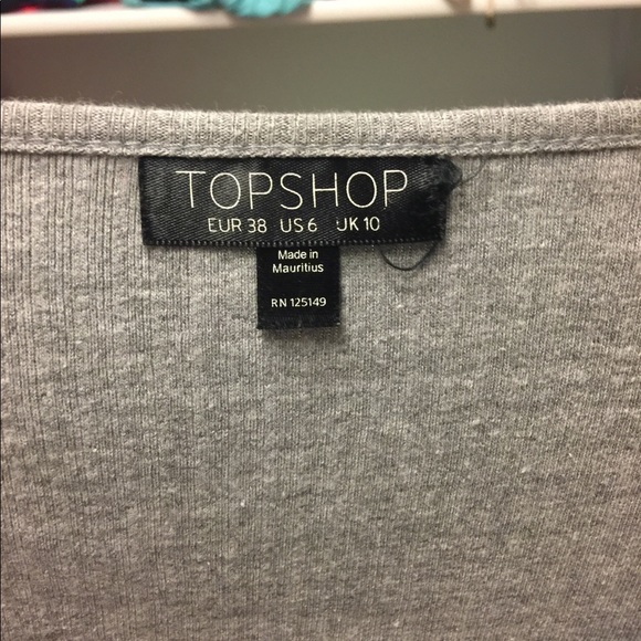 TOPSHOP ribbed V-Neck crop top - Picture 5 of 5